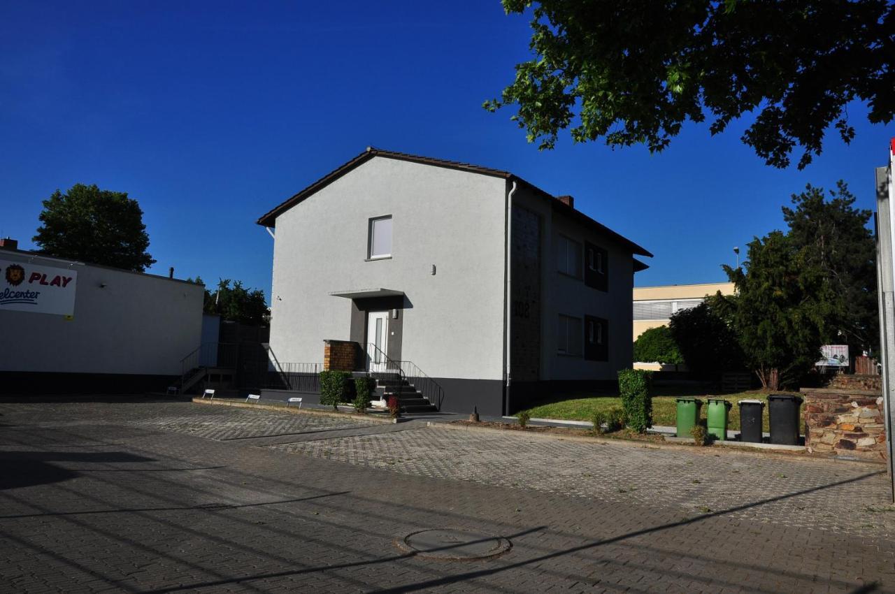 Weisenau Plaza Hostel Mainz Exterior photo